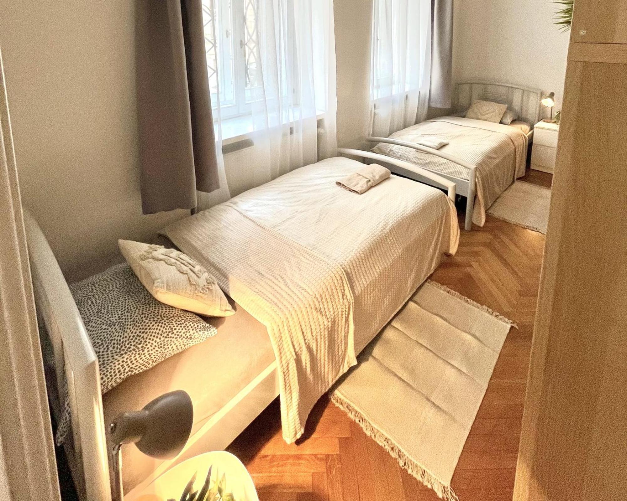 Apartment Mia - Old Town, Ac Братислава Екстер'єр фото