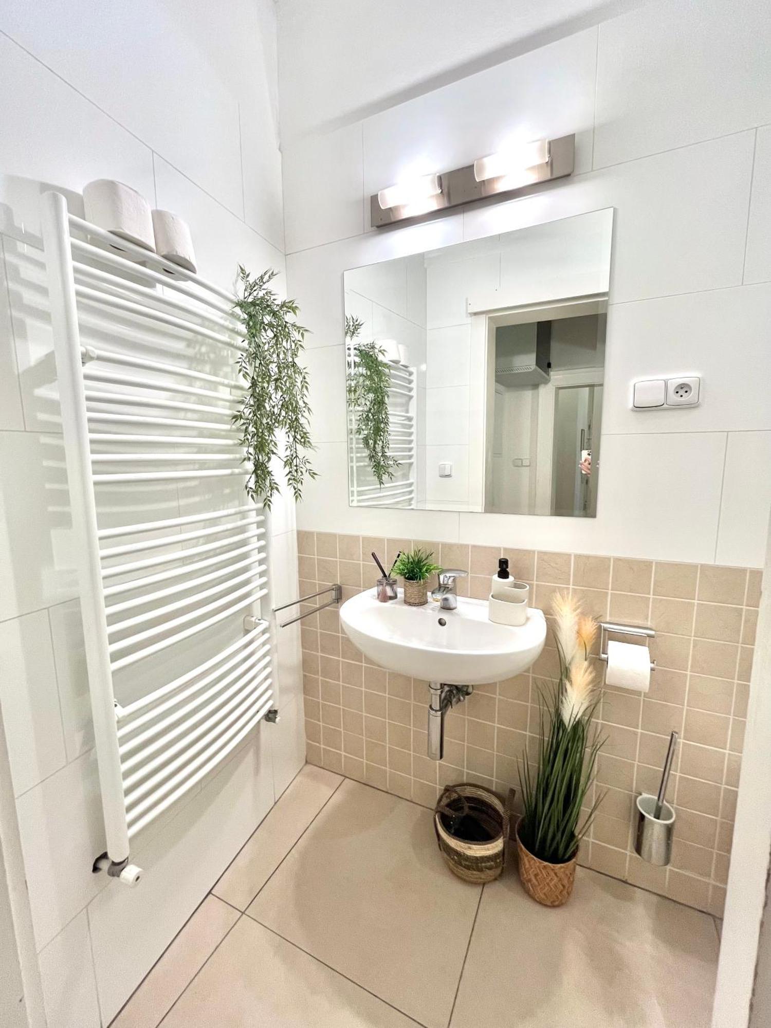 Apartment Mia - Old Town, Ac Братислава Екстер'єр фото